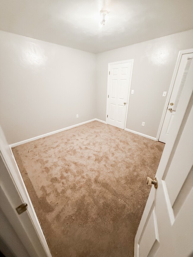 Building Photo - 416 Richview Park Cir W