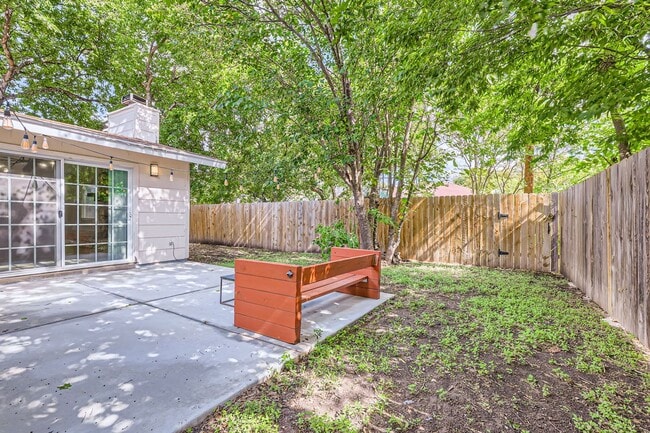 Building Photo - Ready for Move In! $250 off of the first full month's rent!