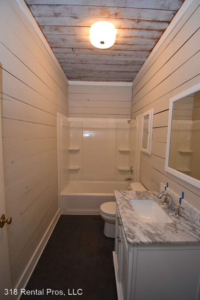 Building Photo - 1 br, 1 bath House - 207 E Texas