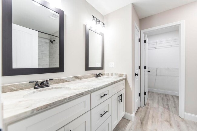 Building Photo - 316 Beau Claire Cir