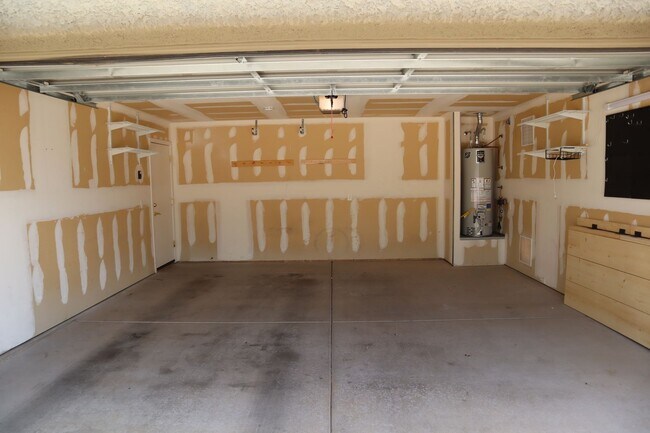 Building Photo - A Home You Have To See To Believe!!!