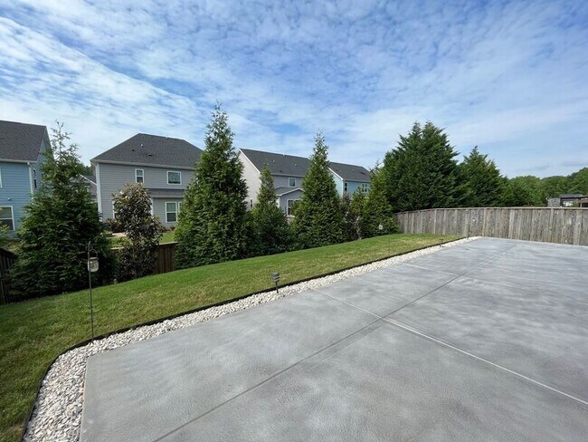 Building Photo - 2013 Ernesto Ln