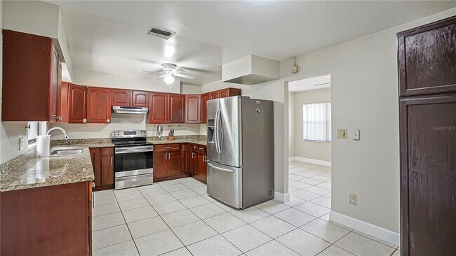 Building Photo - 5717 Lawndale Rd