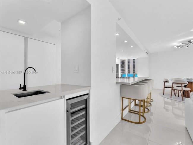 Building Photo - 19707 Turnberry Way