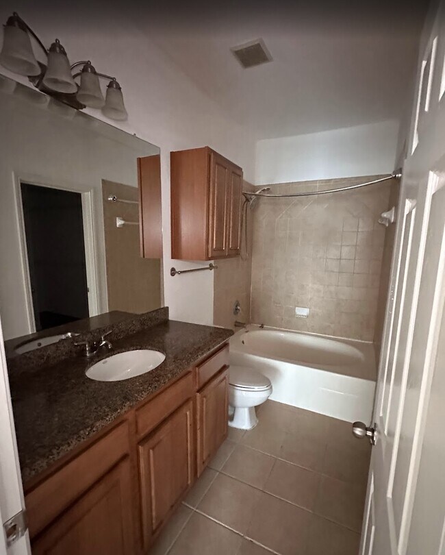 Building Photo - 9200 Westheimer Rd