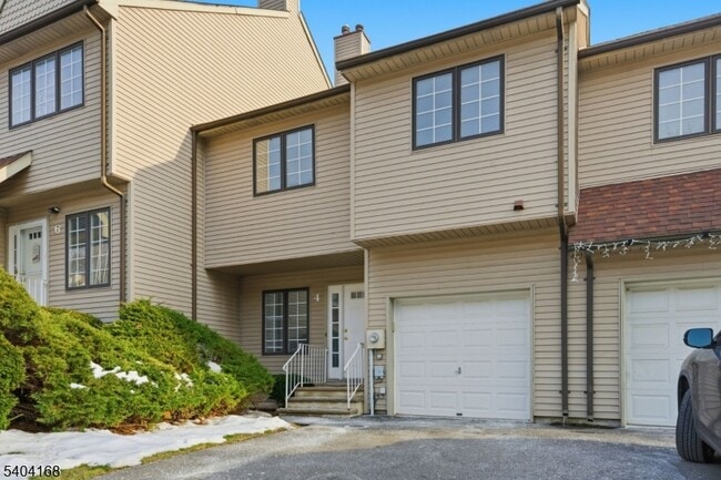 Building Photo - 4 Deer Hill Ct