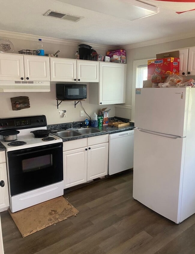 Building Photo - Overstreet Drive