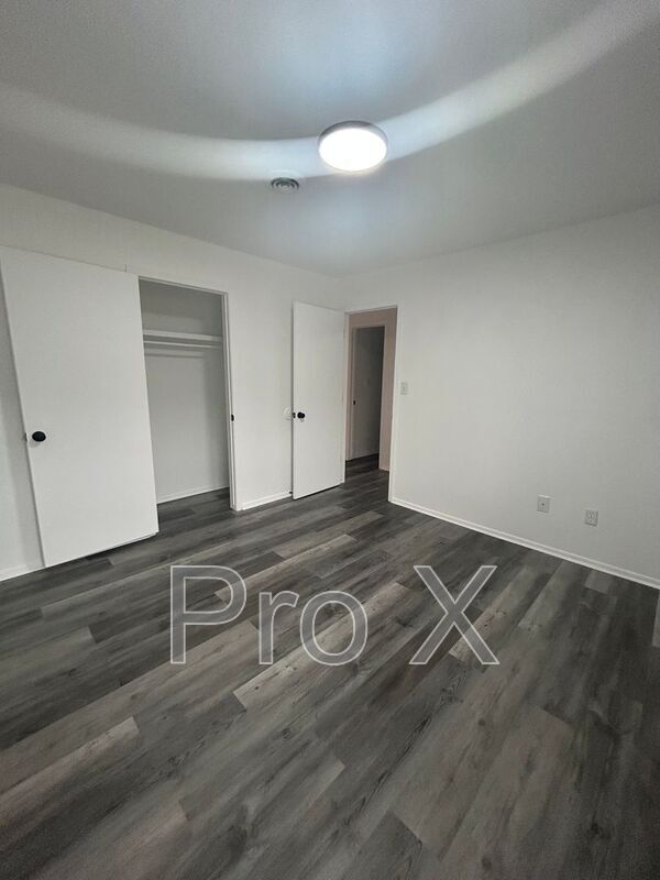 Building Photo - 1851 W Deane St