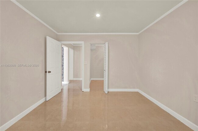 Building Photo - 5901 SW 45th St