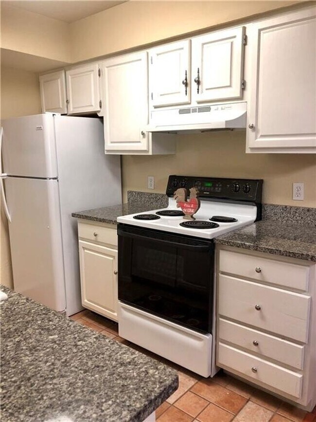 Building Photo - Corporate Furnished Two-Bedroom Condo - Utilities and Wi-Fi, From $1,825 monthly, Minimum of 3 mo...