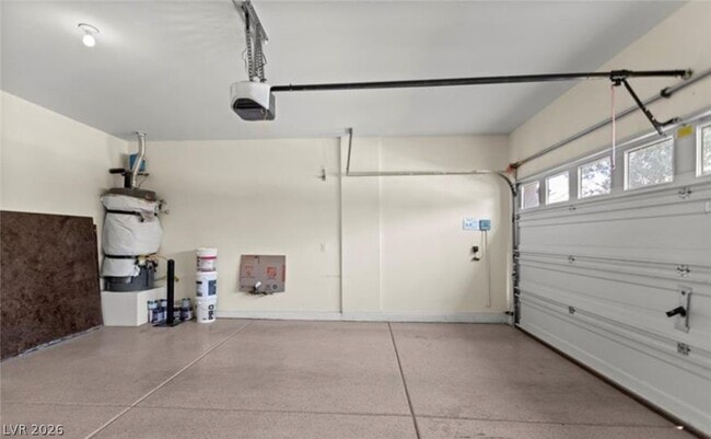 Building Photo - 5945 Lambert Bridge Ave