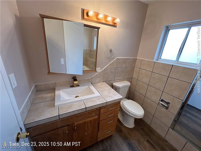 Building Photo - 400 Bonanza Way