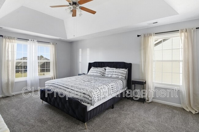 Building Photo - 2950 E Stone Creek Blvd