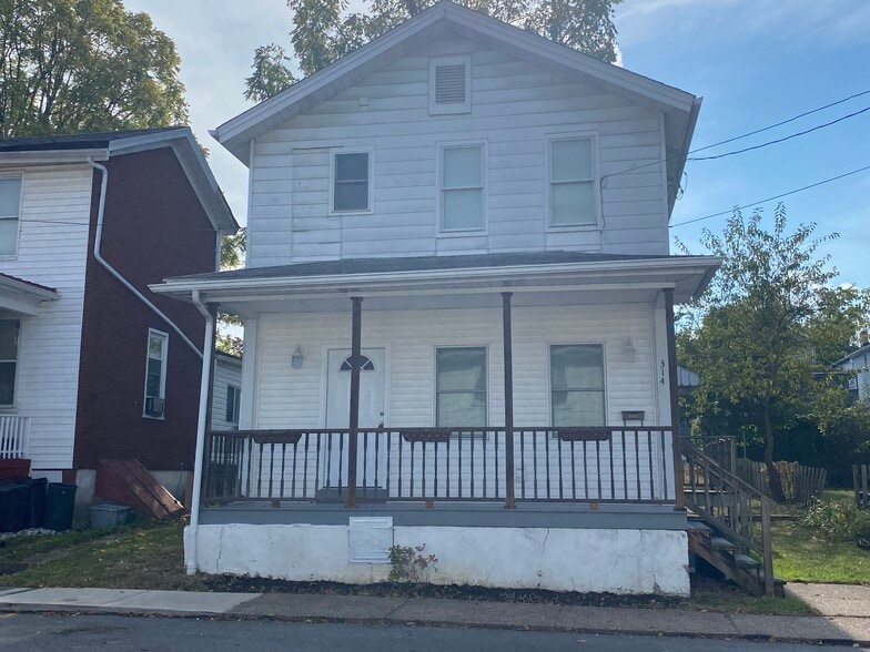 Primary Photo - 314 Eicher Ave