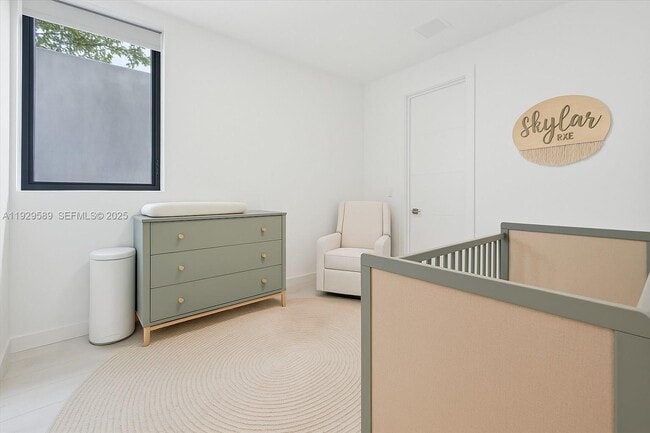 Building Photo - 3458 Day Ave