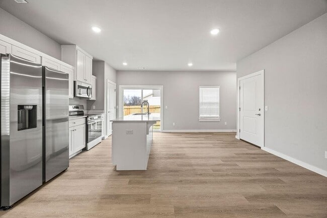 Building Photo - 2602 SW Convent St