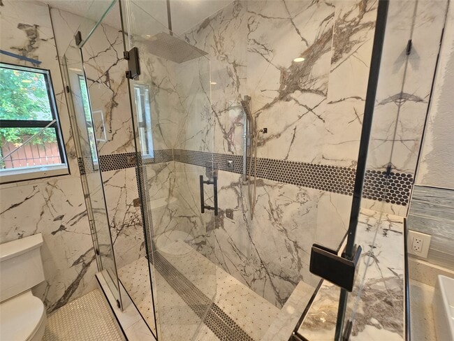 Building Photo - 15 Delmar St