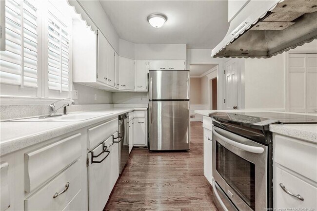 Building Photo - 116 S Churchill Dr
