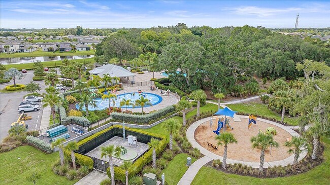 Building Photo - Beautiful Annual 4 Bedroom 2 Bath Single F...