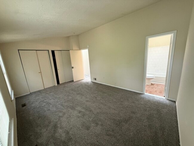 Building Photo - 3 Bedrooms - 4 Bathrooms, 21208