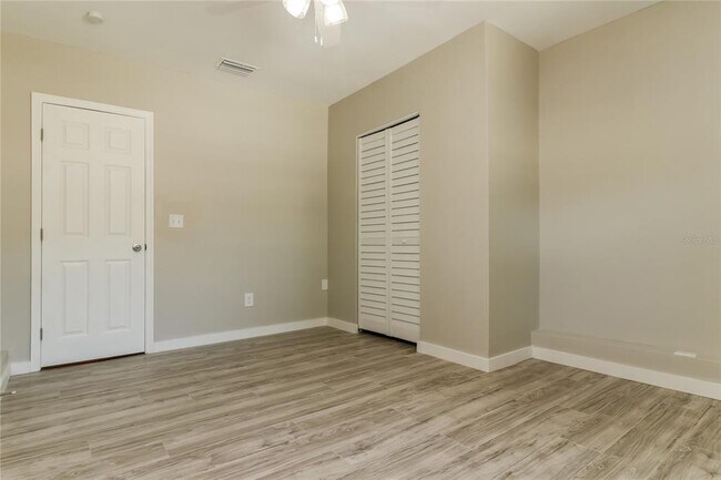 Building Photo - 9537 Groveland St