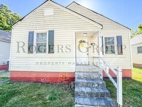 Building Photo - 516 N Clark St