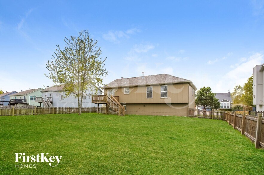 Building Photo - 807 Canter St