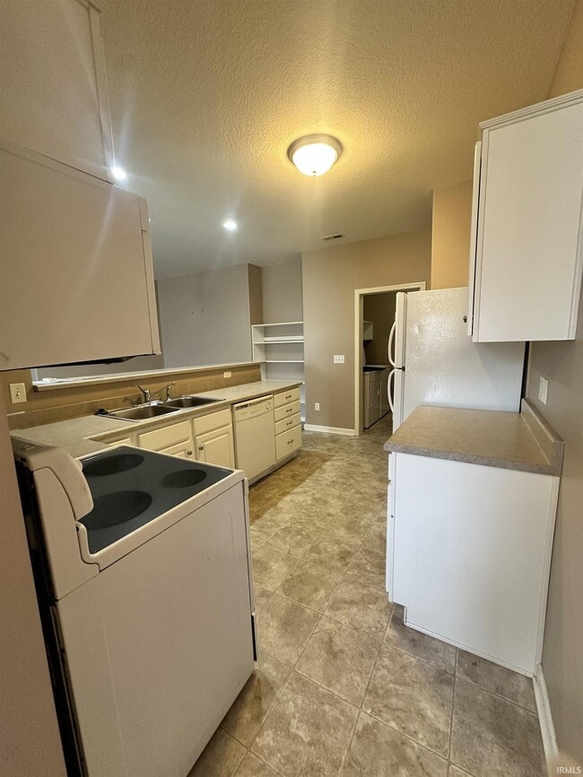 Building Photo - 315 Victoria Station Way