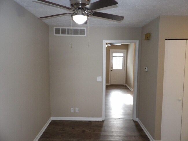 Building Photo - 176 Landings Dr