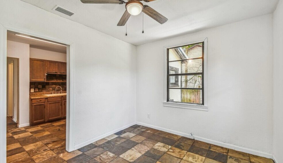 Building Photo - 1176 Dancy St