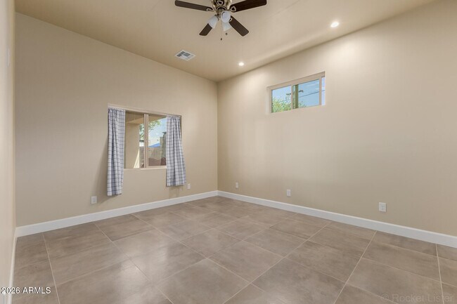 Building Photo - 1908 E Harvard St