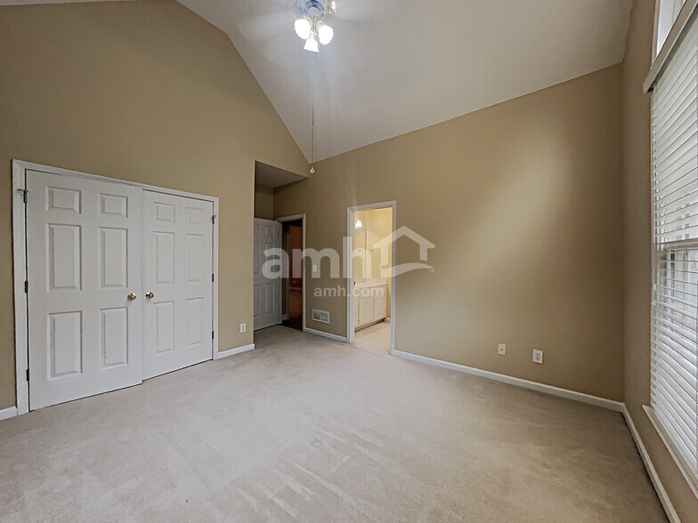 Building Photo - 4850 Duncans Lake Dr NE
