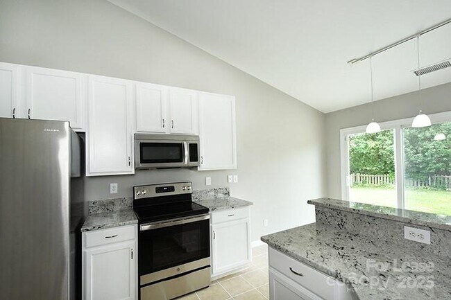 Building Photo - 129 Bosburg Dr