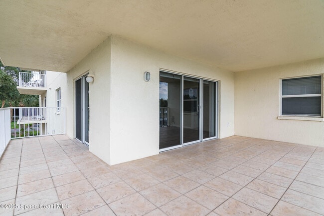 Building Photo - 8921 Lake Dr