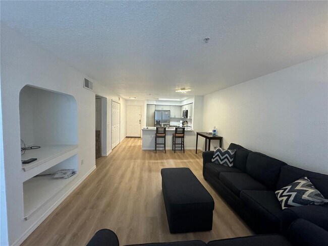 Building Photo - 14037 Fairway Island Dr