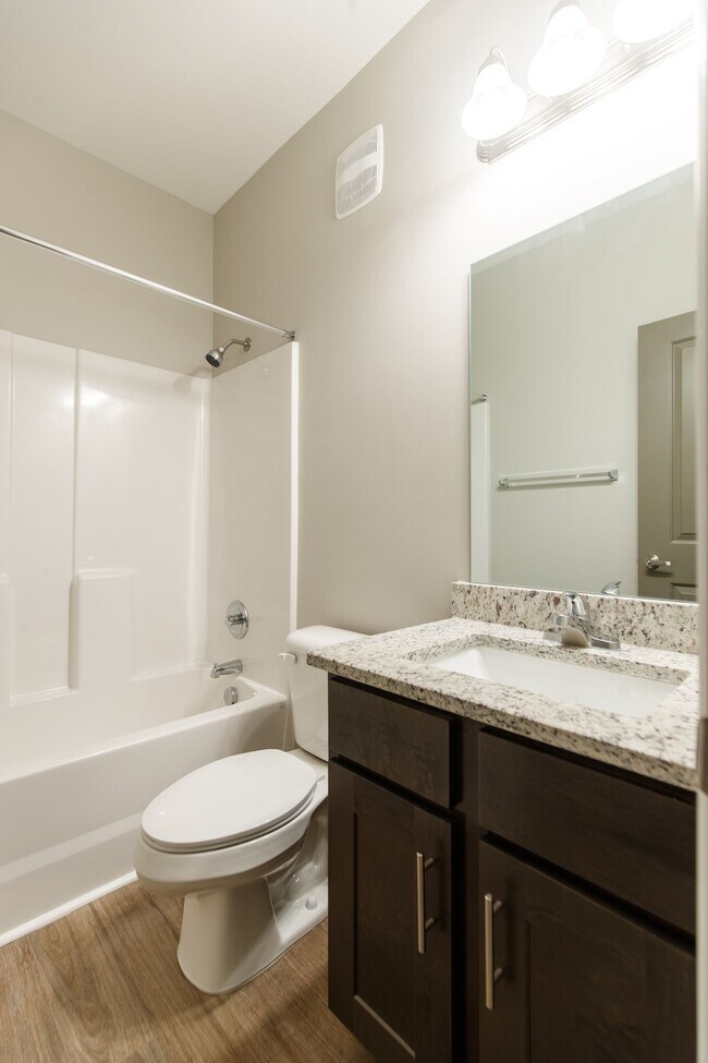 Building Photo - 2 Bedroom/2 Bath Apartment near VSU!!!
