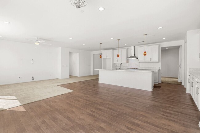 Building Photo - Stunning 4 bedroom 3 bath home in Summer Wind Trail Community