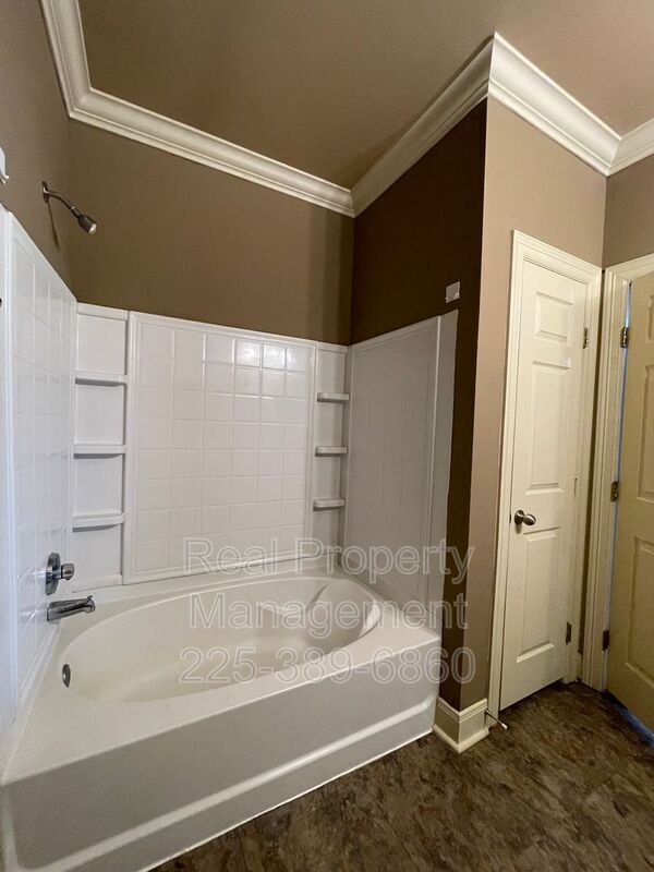 Building Photo - 31855 LA Hwy 16