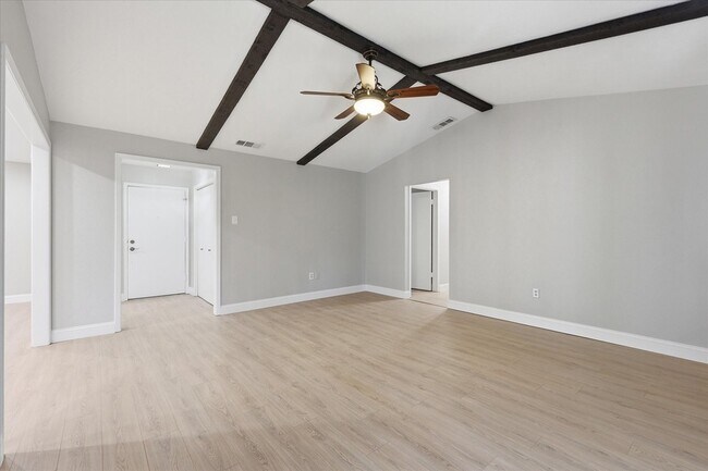 Building Photo - 2132 Bordeaux Dr