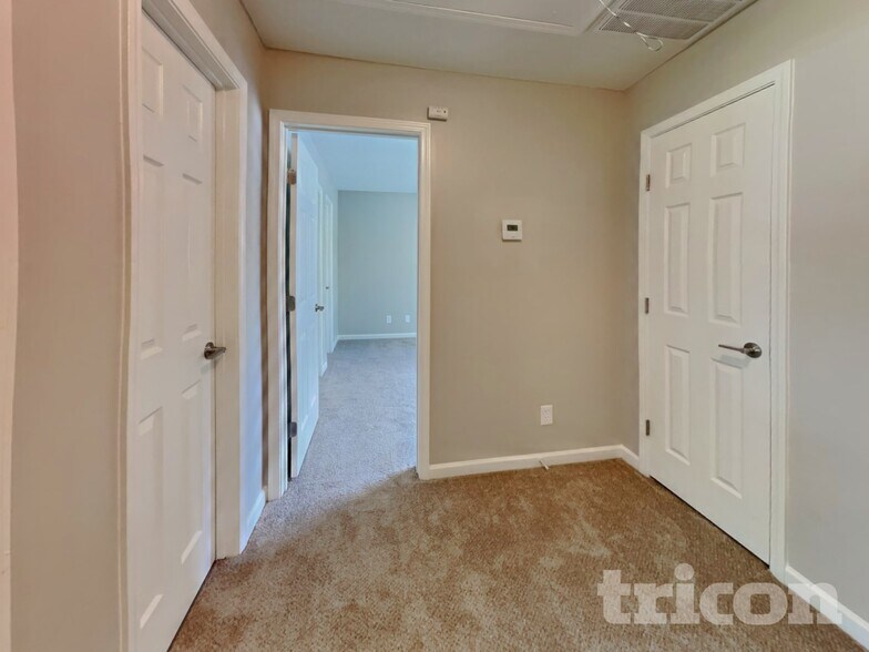 Building Photo - 1709 Fern Hill Dr