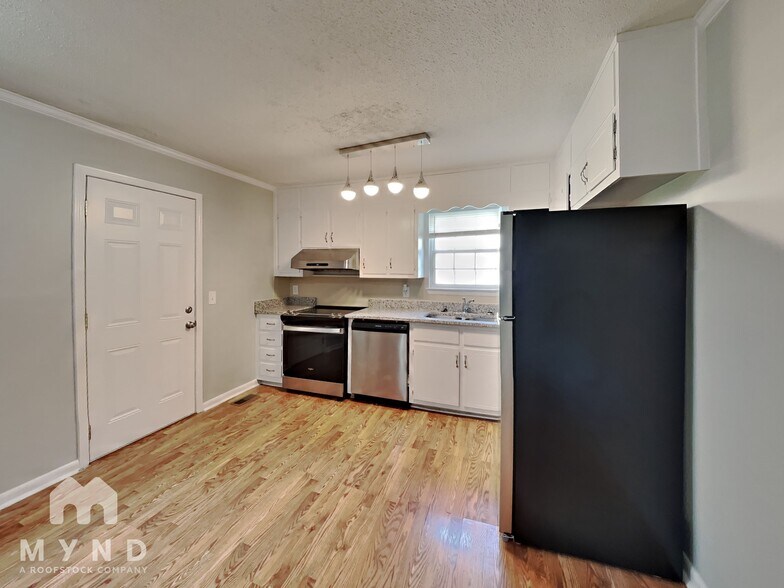 Building Photo - 5959 Shane Cir