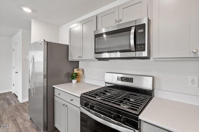 Building Photo - 24 Red Clover Dr