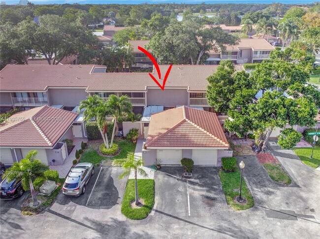 Building Photo - 205 Dunwoody Ln