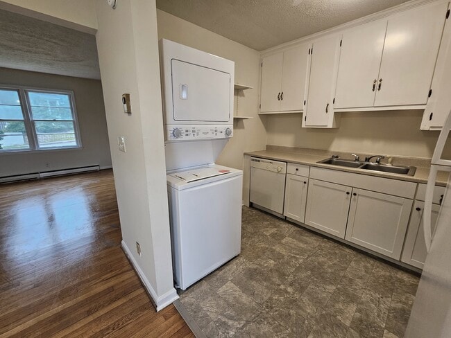 Building Photo - 1305 Belleview Ave