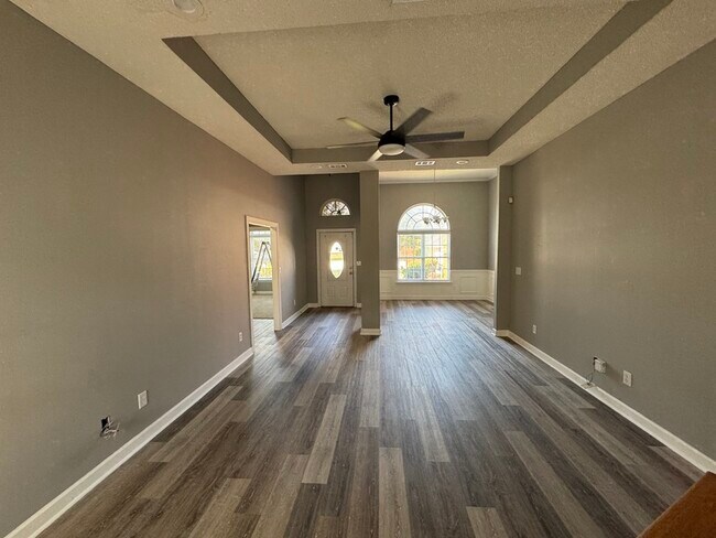Building Photo - 402 Wilmington Dr