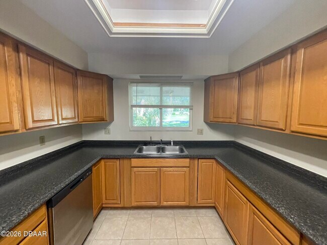 Building Photo - 524 Pelican Bay Dr