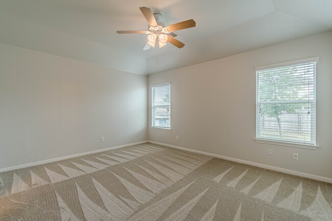 Building Photo - 480 Wind Murmur