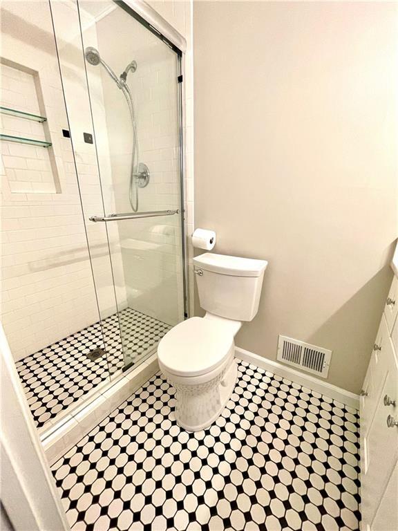 Building Photo - 245 Willow Springs Dr