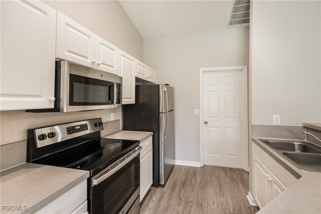 Building Photo - 7470 Franzino Ave