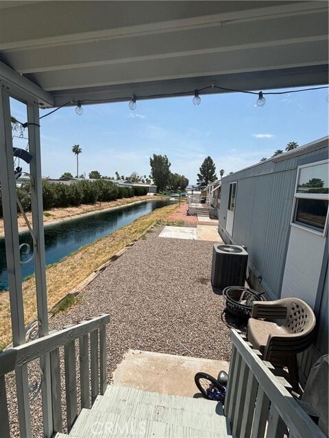 Building Photo - 670 Channel Way